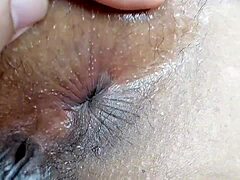 Belle-mère pakistanaise prend une baise anale en gros plan
