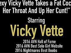 Éjaculation dans la bouche et la chatte de Vicky Vettes
