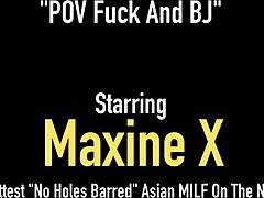 La mamá asiática Maxinex hace una mamada que lleva a una corrida