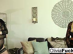 Η ξανθιά Olivia Austin παίρνει ένα μεγάλο πούτσο σε αυτό το online πορνό βίντεο