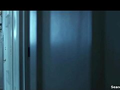 Emmy Rossums berperan sebagai ibu panas di Comet 2014