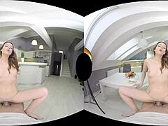 Upplev den ultimata virtuella verkligheten med den fantastiska brunettmamman Caroline Ardolino