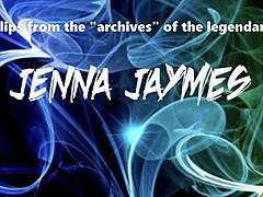 Η ώριμη πορνοστάρ Jenna Jaymes κάνει μια πίπα με βαθύ λαιμό σε σορτς