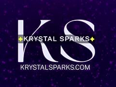 MILF Krystal Sparks, iki büyük yarrağı kabul ediyor ve sıcak bir üçlüde sıvazlıyor