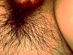 Video MILF yang panas menampilkan vagina istri yang dipenuhi sperma