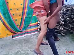 Indiske husmødre utendørs sexeventyr med lokale modne i HD