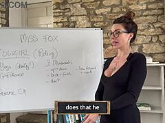 MILF Miss Fox učí pozíciu kovbojky pre potešenie