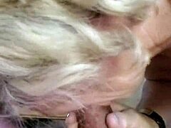 Зрела жена добија цумсхот на лице