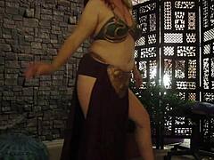 Steffi Princesss zeigt ihre sinnliche Muschi im Kostüm