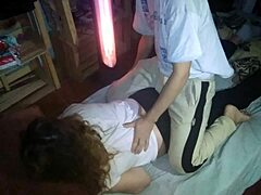 Domácí video argentinské milfky, která dostává smyslnou masáž