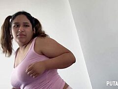 熟女のベネズエラ人女性、ケツァルがパートナーと激しいセックスを楽しみ、彼の精液を飲み込む