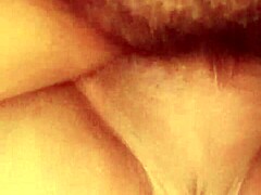 Orgasmo squirting di Maduras: le abilità sessuali di una milf matura