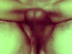 La experiencia del placer POV definitivo como una impresionante mujer madura con un cuerpo perfecto revela sus atributos mientras te cabalga