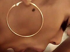 Dicktittige MILF nimmt Monstercock in Oralsex-Video auf