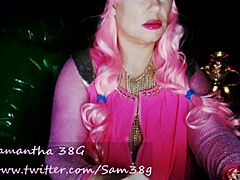 Samantha, en knubbig MILF, spelar huvudrollen i Fat Alien Queen Cosplay Live Cam Show