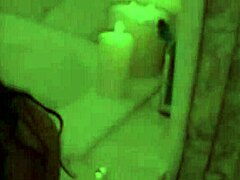Uma puma ruiva fica travessa com brinquedos e se masturba neste vídeo solo
