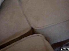 צ'רי דיבלס מציגה את הצד הסוטה שלה בסרטון הפורנו הזה