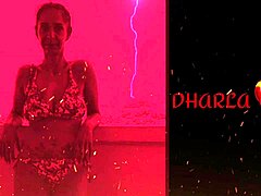 Dharla 666 v spodním prádle uměle kouří a polyká jeho výtěžnost