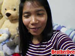 تتلقى الفتاة التايلاندية هيذر رذاذًا في فمها وتبتلع أثناء مهمتها التبشيرية لمدة أسبوع