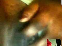 Африканская зрелая женщина с бритой киской занимается сексом и грязными делами