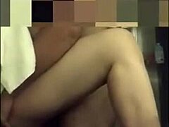 A mãe de Turbanli faz um boquete caseiro neste vídeo pornô amador
