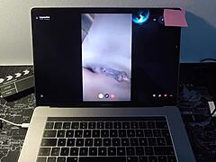 Fodendo e se masturbando com uma milf espanhola na webcam