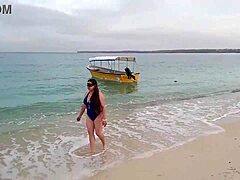 Creampie amador na praia com uma MILF mexicana