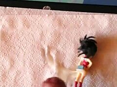 Hentai animasyonunda Japon cosplay figürü sikilir