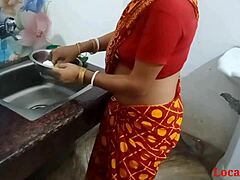 Amatør indisk kone viser sine færdigheder i en hjemmelavet video