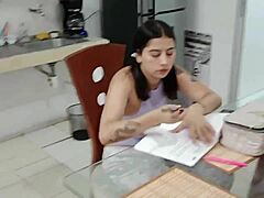 Kompilasi MILF India dan gadis remaja yang mendapatkan vaginanya dientot